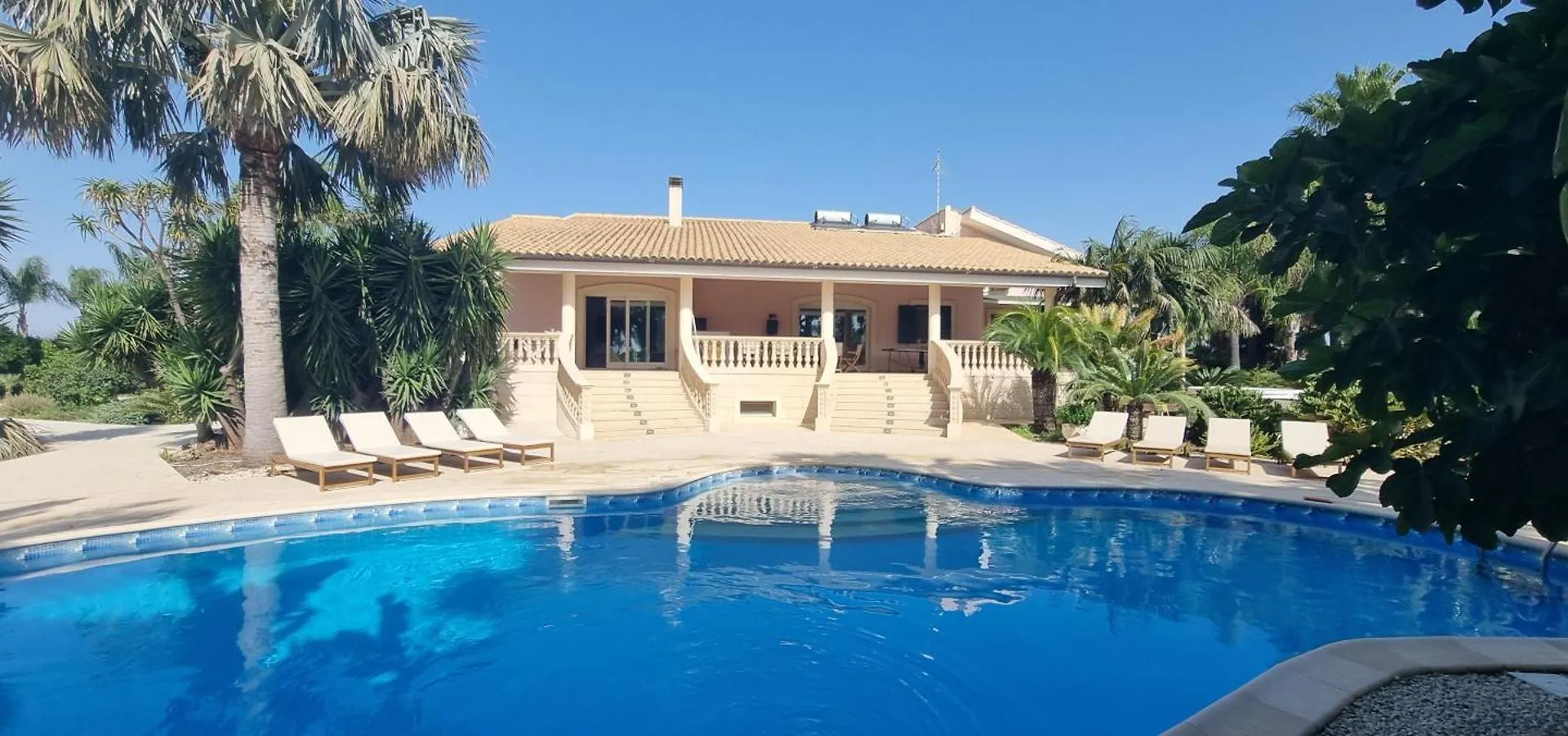 Villa Bismarkia Fanusa 0*, Syracuse Italy